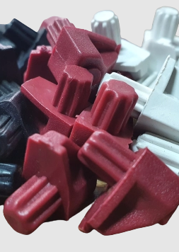 [1010] SOPORTE DE ENTREPAÑO PLASTICO CAFÉ  