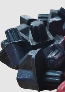 [1010] SOPORTE DE ENTREPAÑO PLASTICO NEGRO  